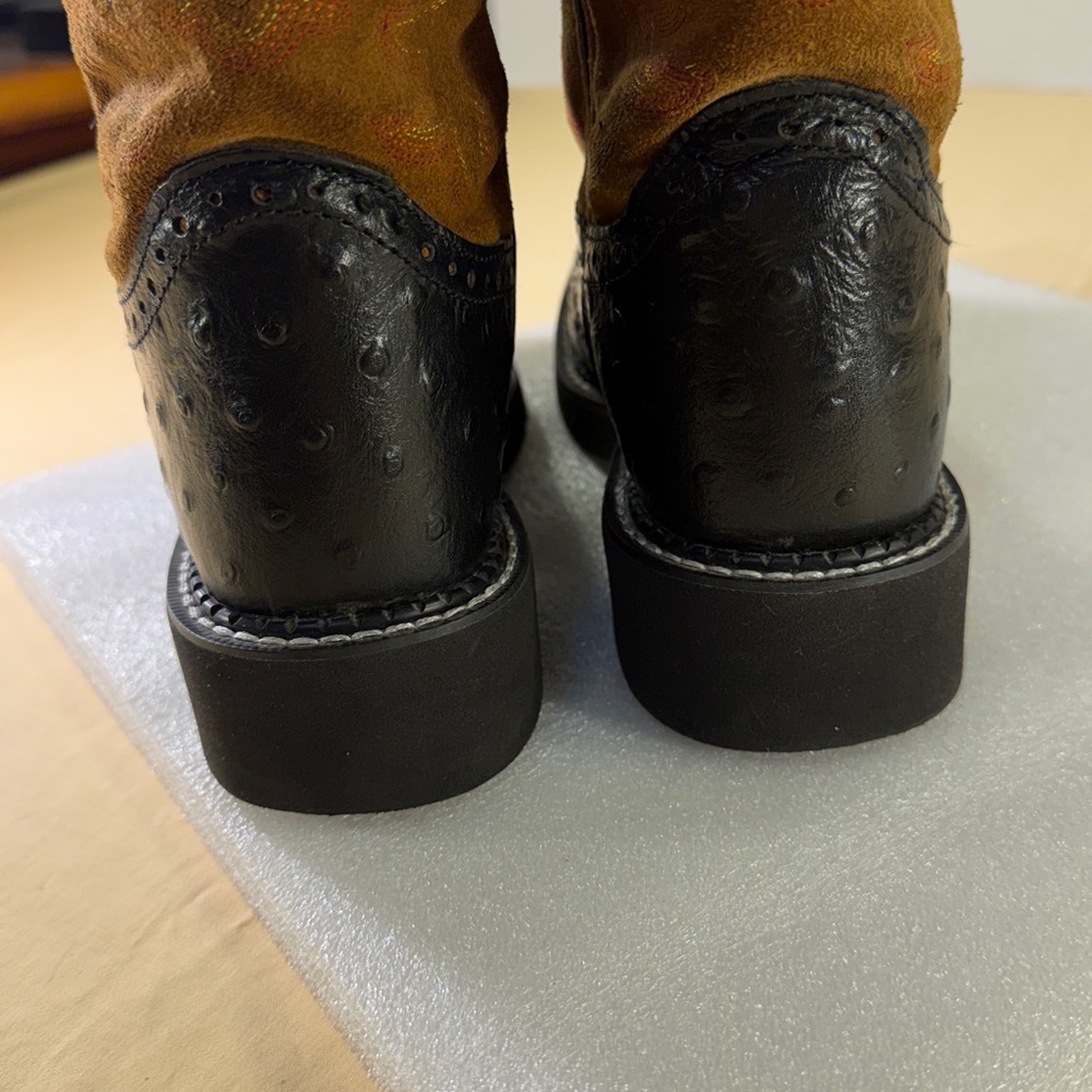 Justin gypsy women’s western boots 9 1/2 inches tall size 6B - Picture 5 of 9